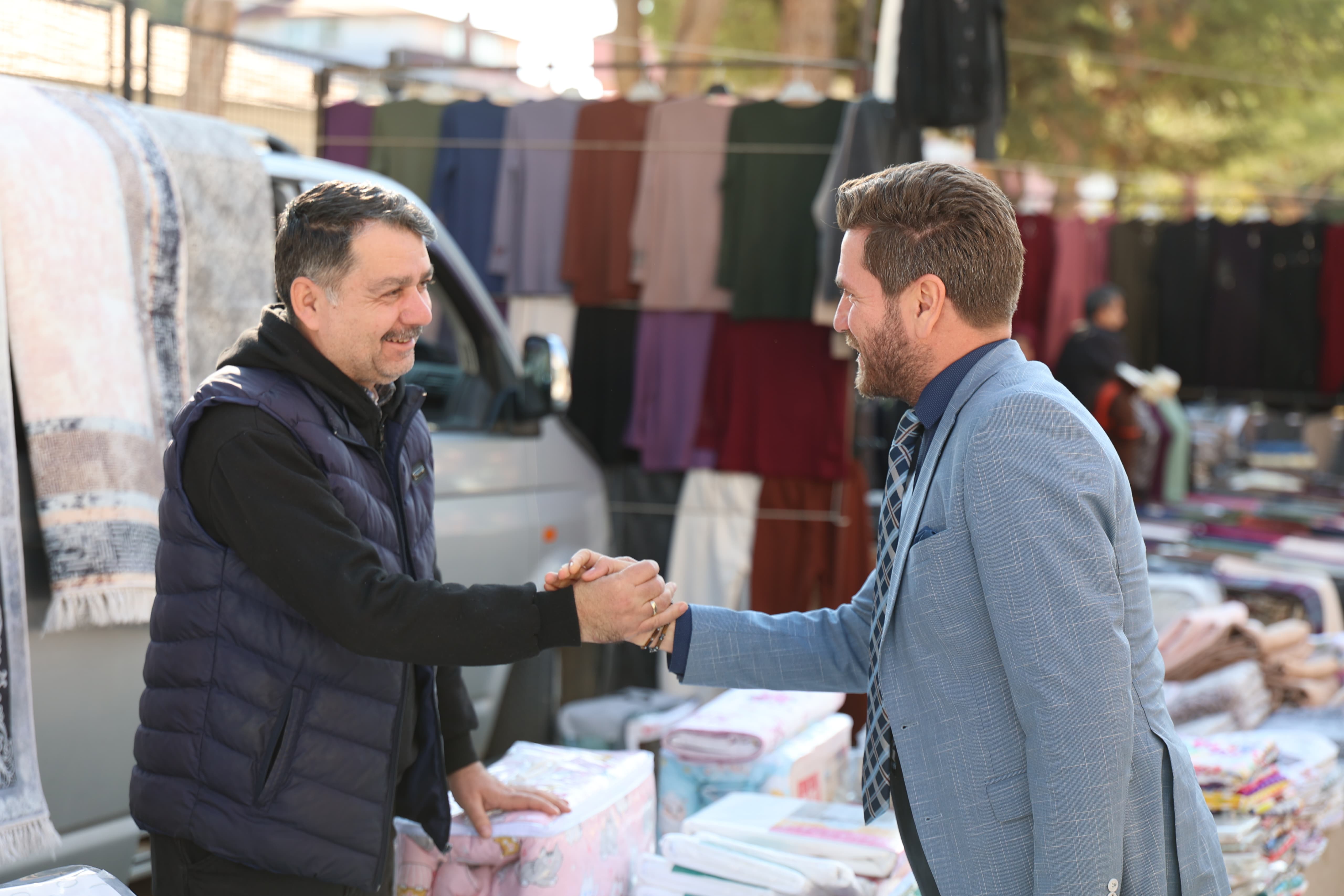 Başkan Kadir Tatık Perşembe Pazarı’nda Vatandaşlarla Buluştu